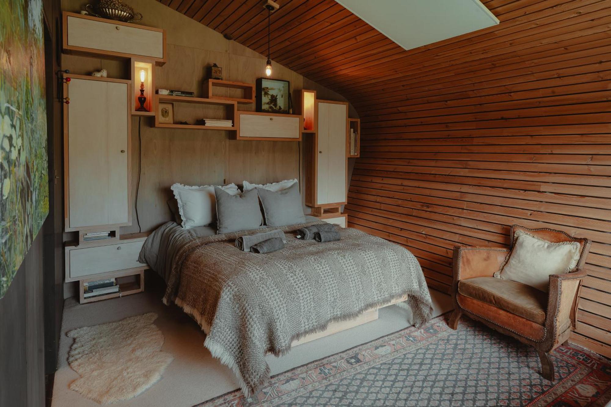 Two Unique Wrapped In Beautiful Welsh Scenery Apartment